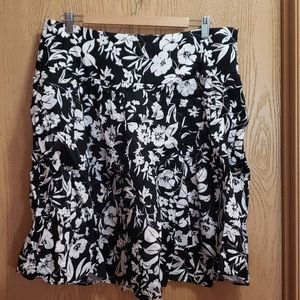 Chaps black white floral print full skirt Size 14